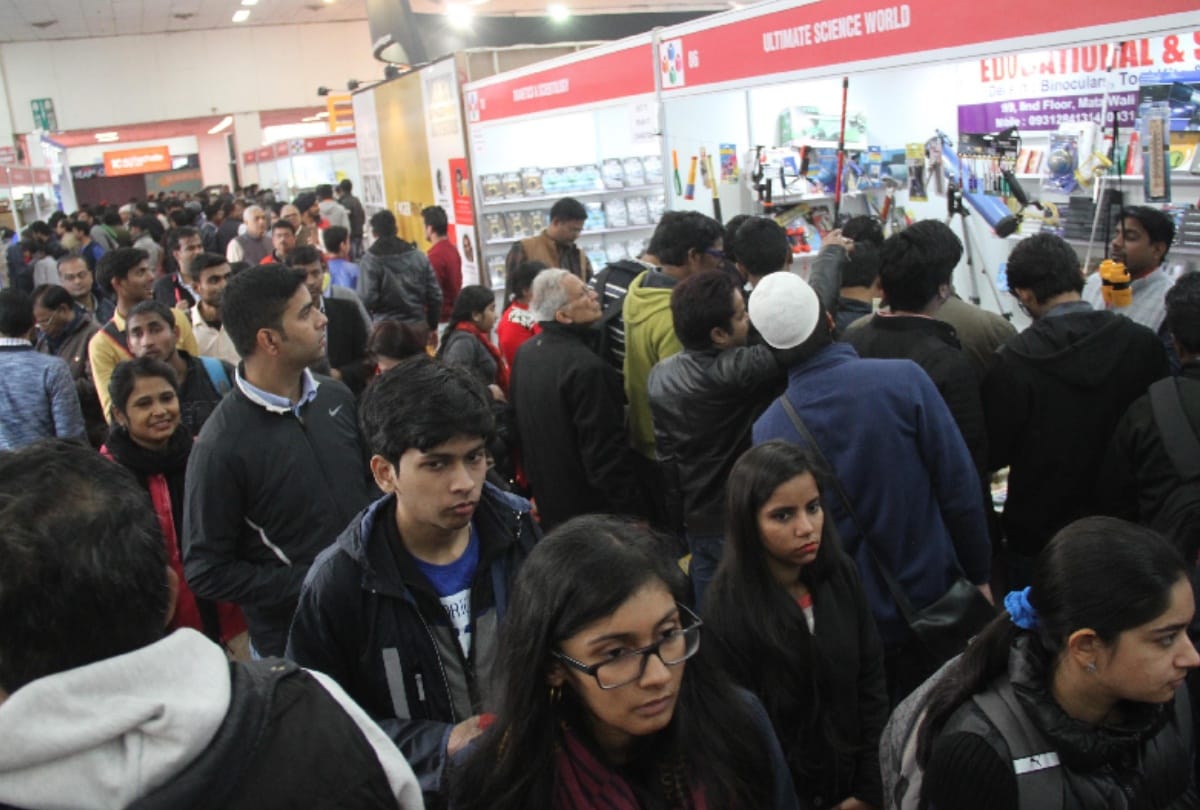 second day of world book fair, people faced problems in purchasing tickets
