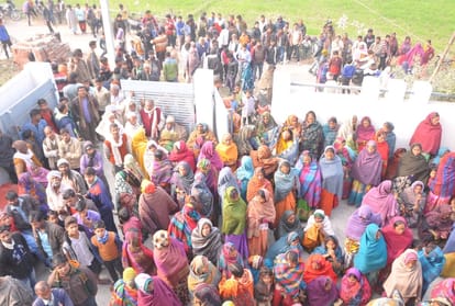three died because of suffocation in bahraich.