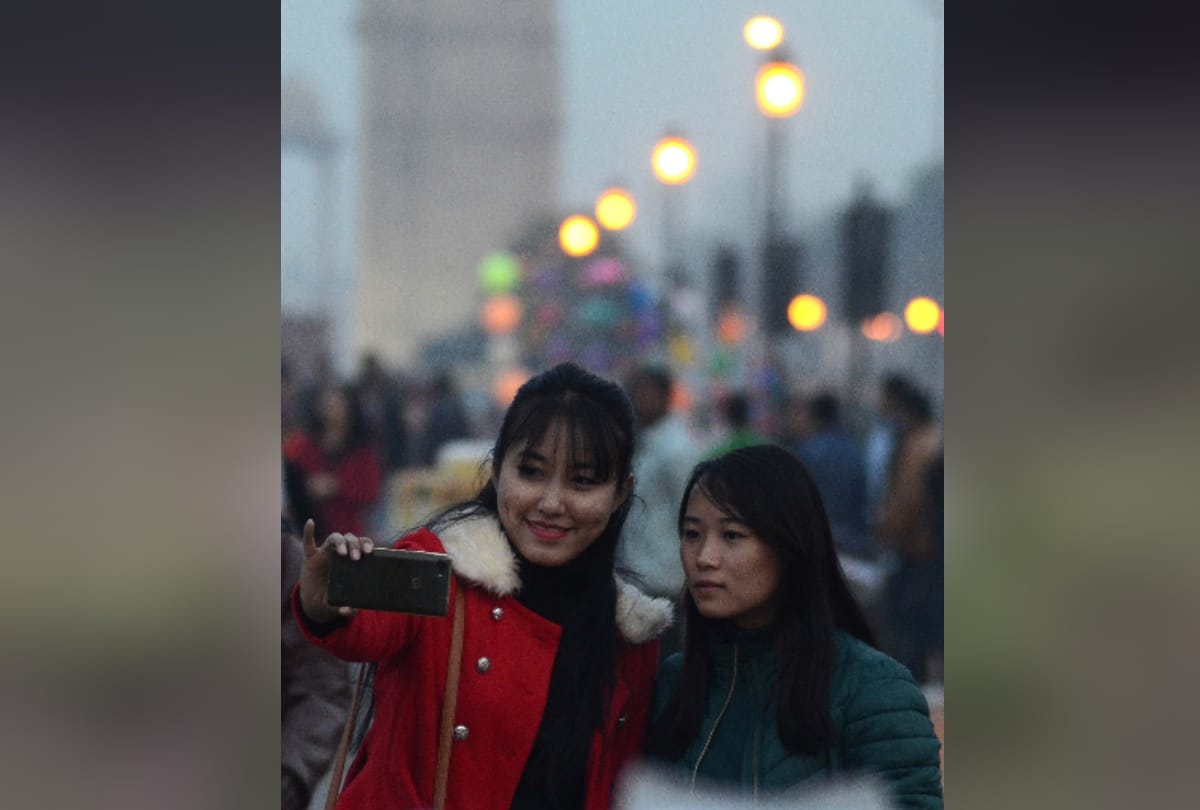 view pics of delhi's weather
