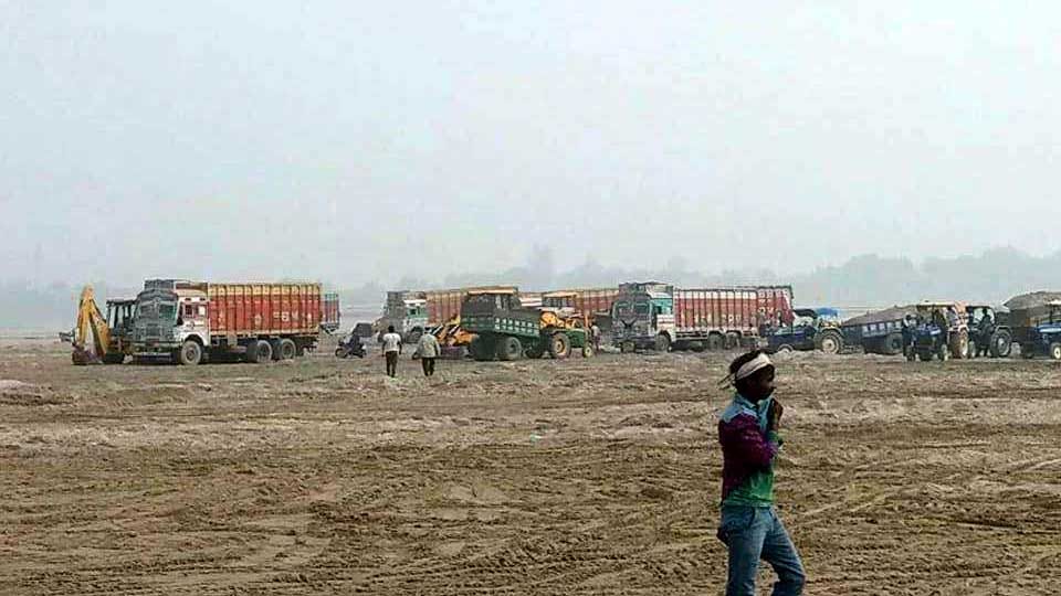 Illegal sand mining in varanasi