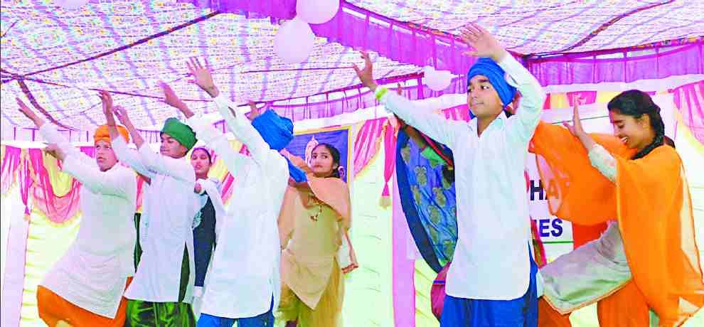 मेधावी बच्चों को मिला सम्मान