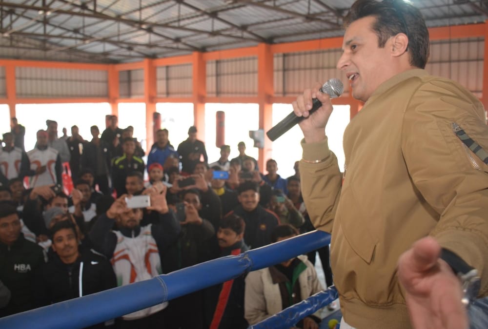  jimmy shergil with mukkebaz team in lucknow.