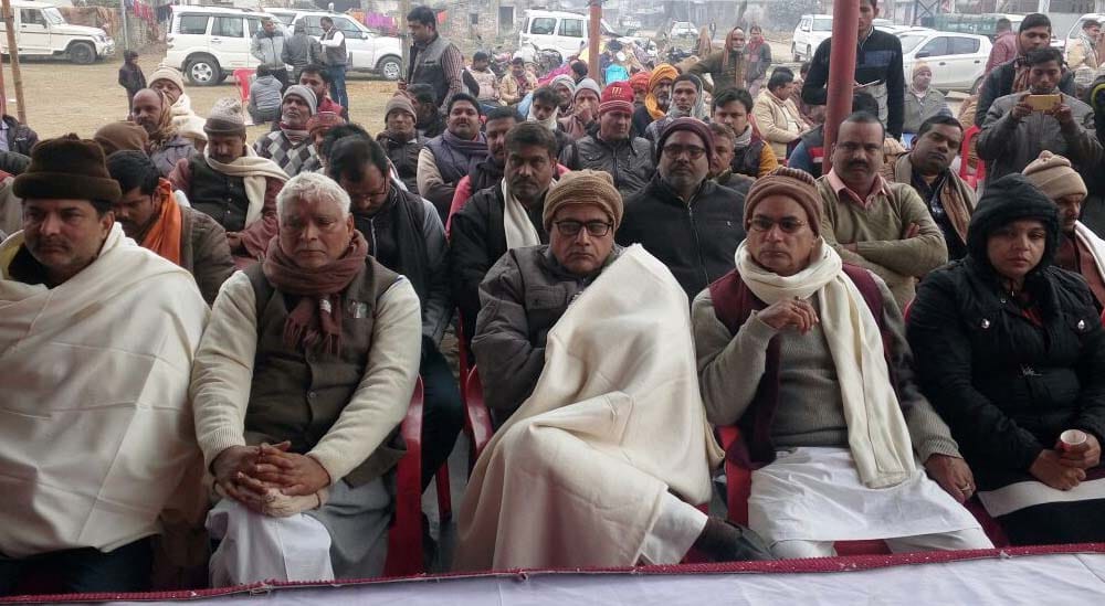 It is the responsibility of the Government to bring the plans to the characters