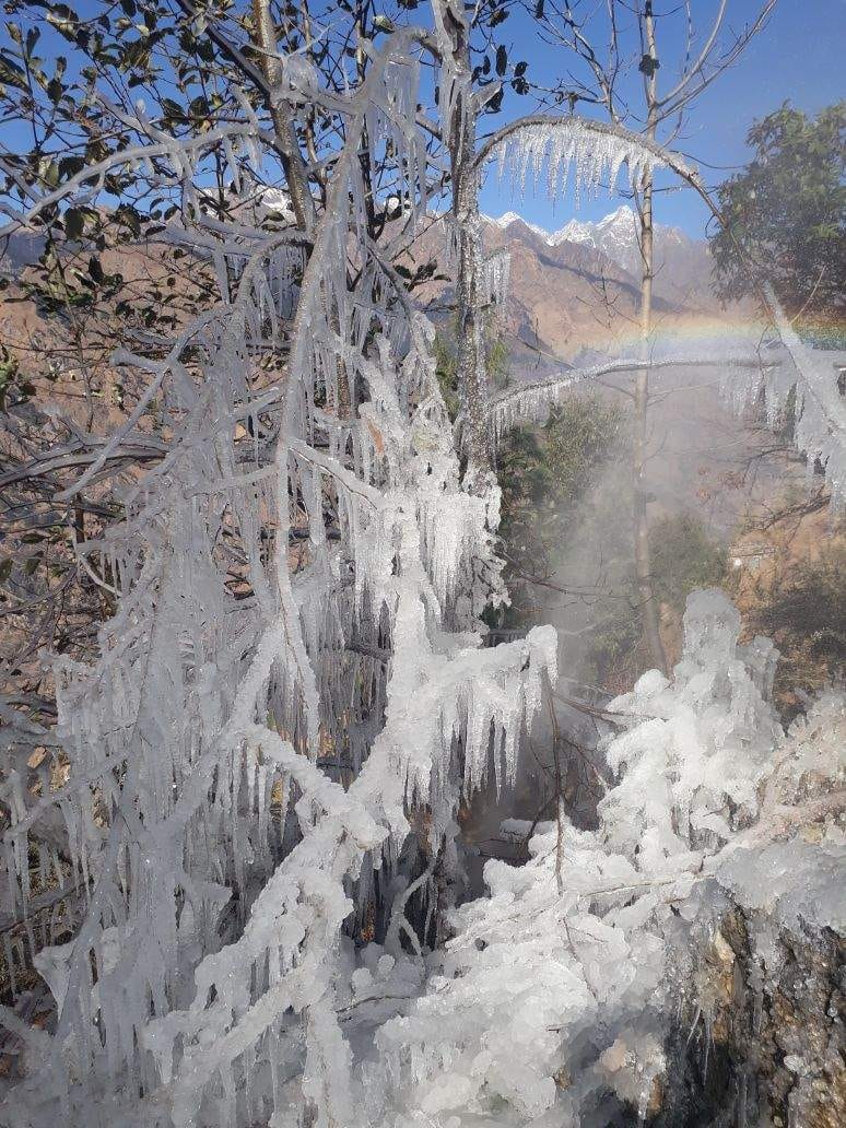 ganga and water fall freeze in uttarakhand