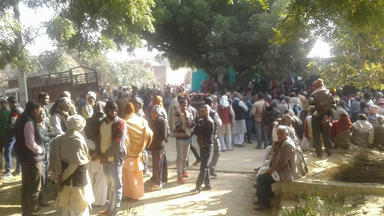 firozabad accident dead person body reached in village