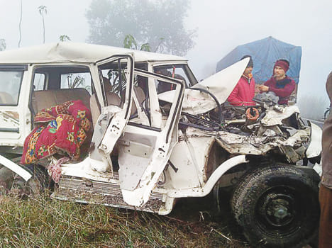 Bolero, eight injured by truck