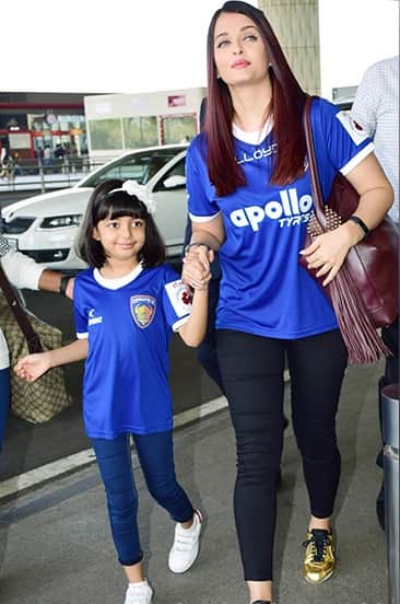 Aishwarya Rai spotted at Mumbai Airport with her daughter Aaradhya Bachchan