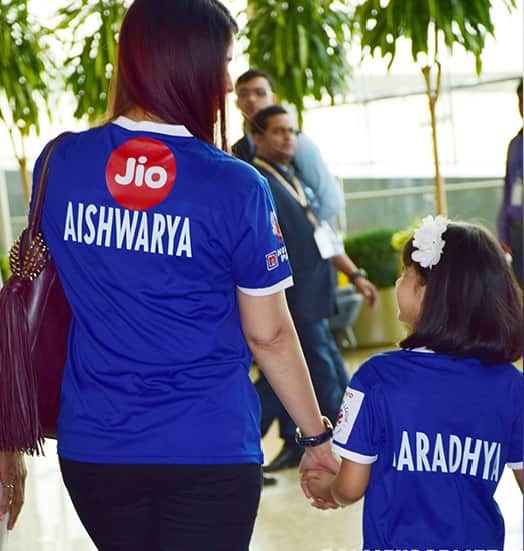 Aishwarya Rai spotted at Mumbai Airport with her daughter Aaradhya Bachchan
