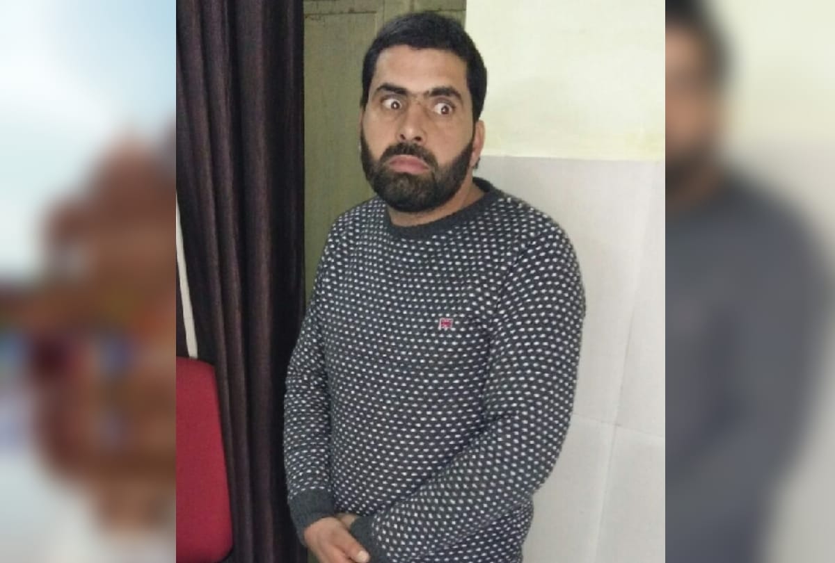 mathura GRP take action against kashmiri man