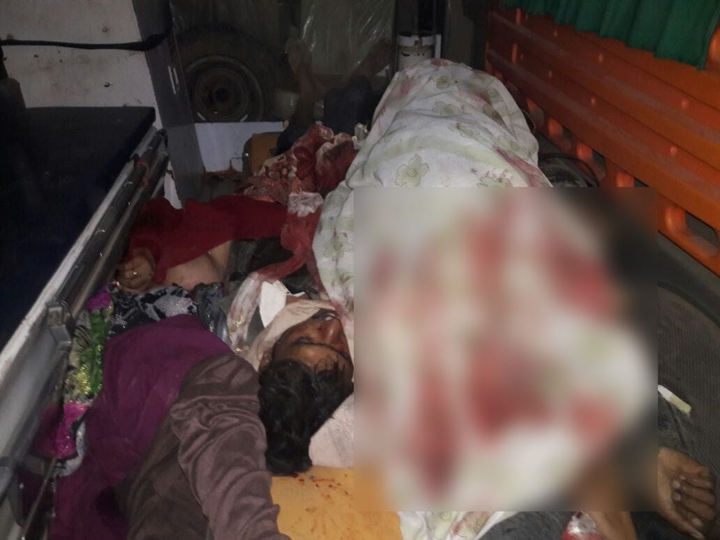 mathura accident between tractor and max five dead
