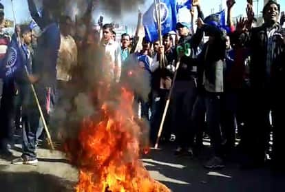 जोधपुर में विरोध प्रदर्शन करते लोग