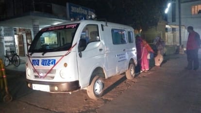 Medical negligence case in Chhatarpur madhya pradesh alive woman declared dead 