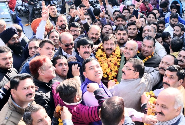 मुकेश अग्निहोत्री ने भरा ऊना का सियासी शून्य