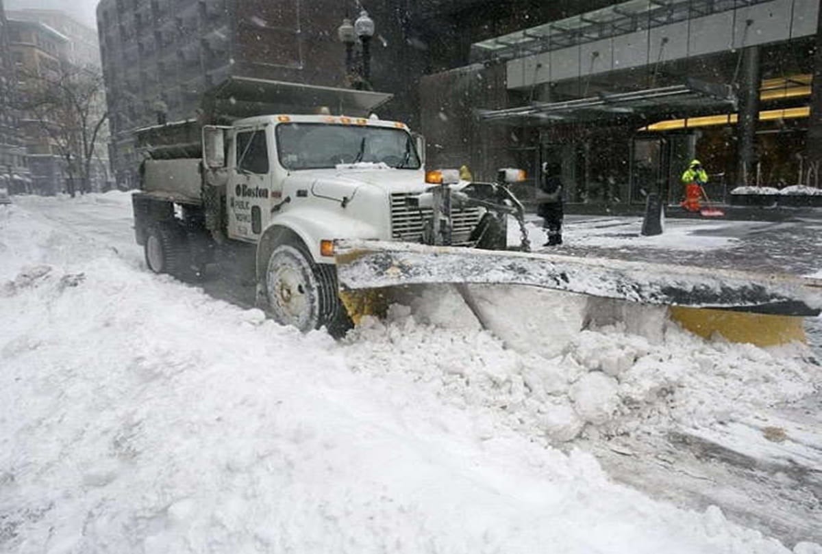 The worlds biggest fall niyagra affects in front of the cold  