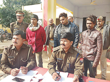 Three thieves including car and stolen goods arrested