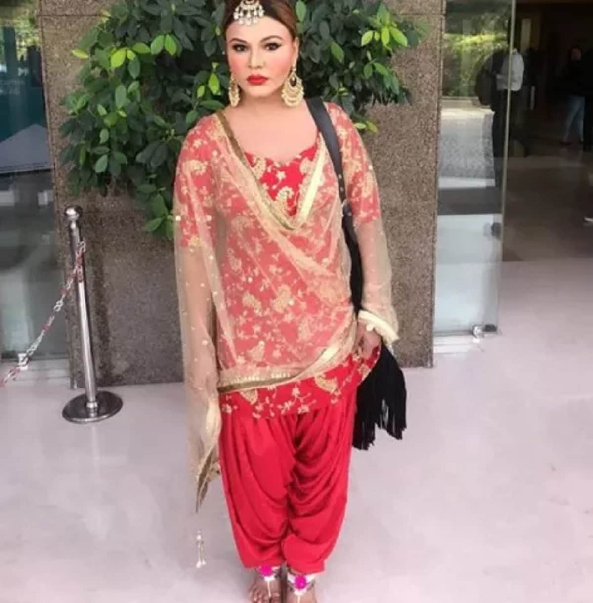 Rakhi Sawant wear Patiala suit and shared photo with Priyanka Chopra's mom