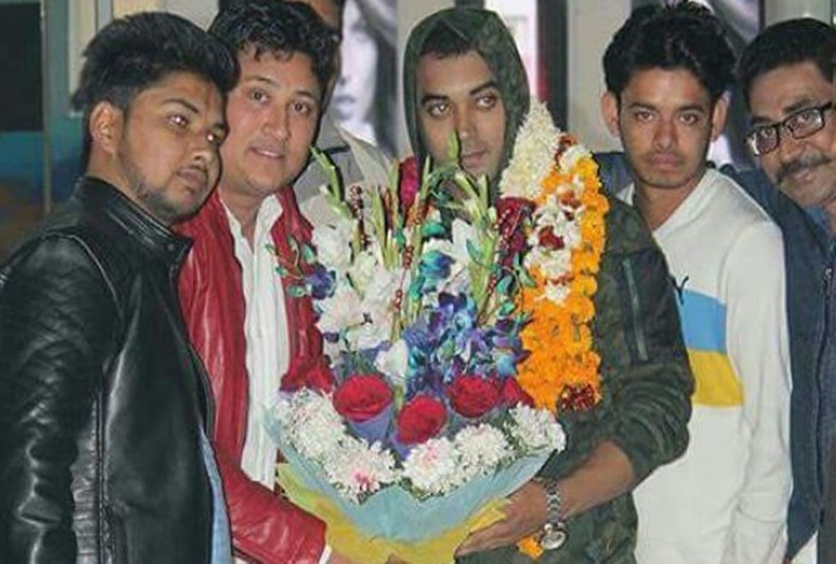 bigg boss ex contestant luv tyagi reached home after eviction