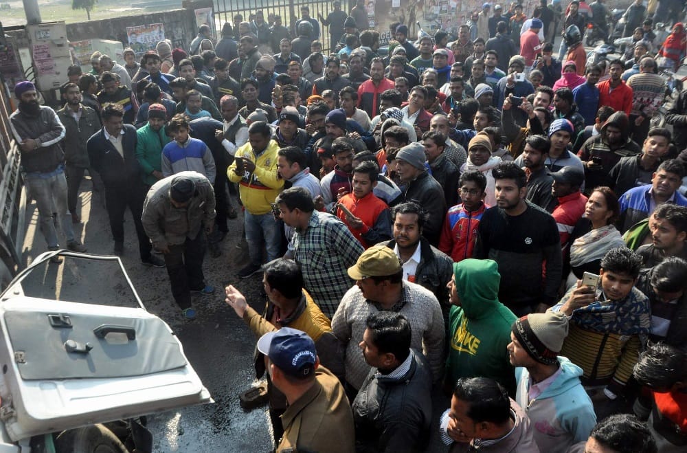 Accident in rishikesh horrible photos of dead body rescue by jcb