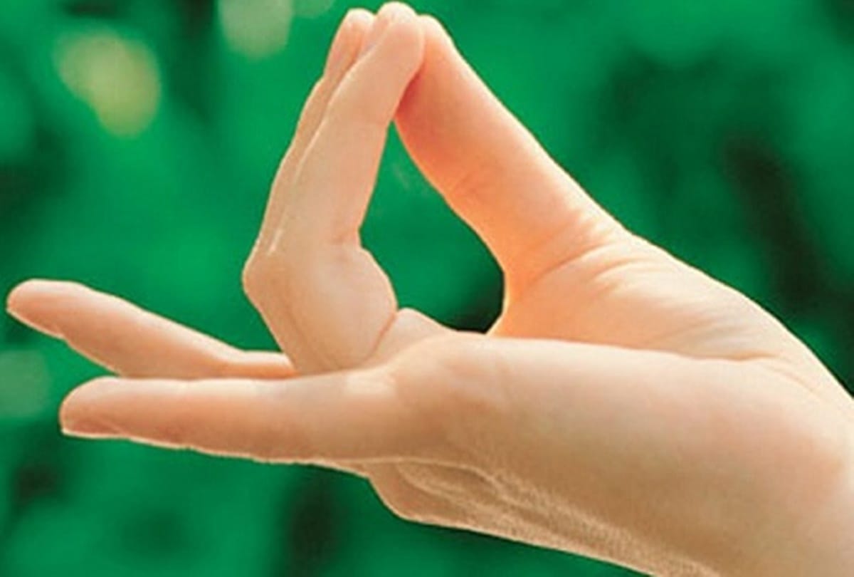 benefits of apan mudra yoga pose