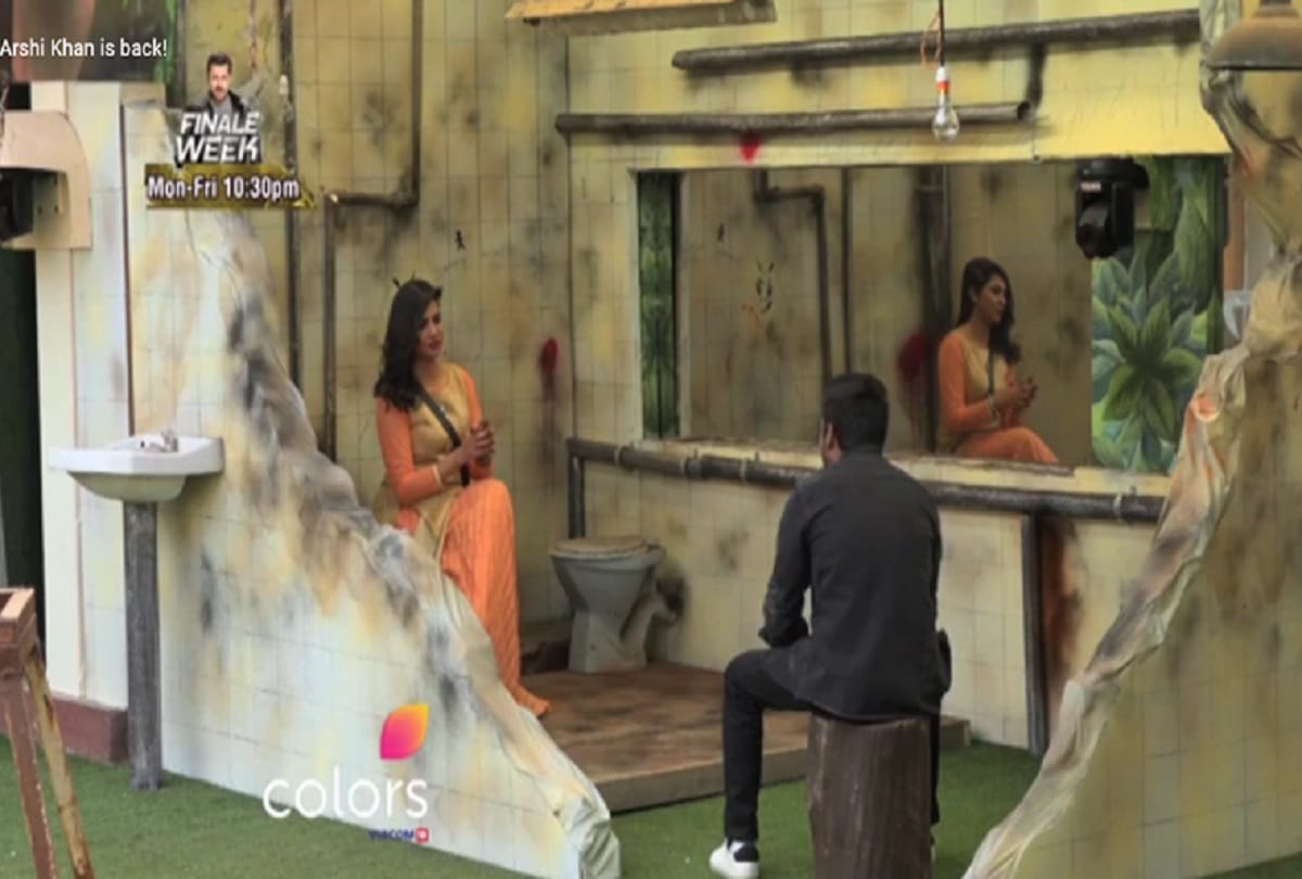 arshi khan reentered in the bigg boss 11 house at finale week