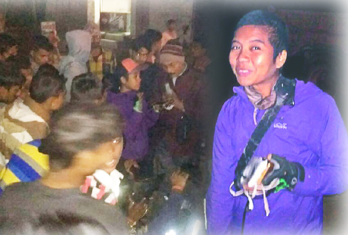 Philippines citizen charm came on cycling tour of India troubled