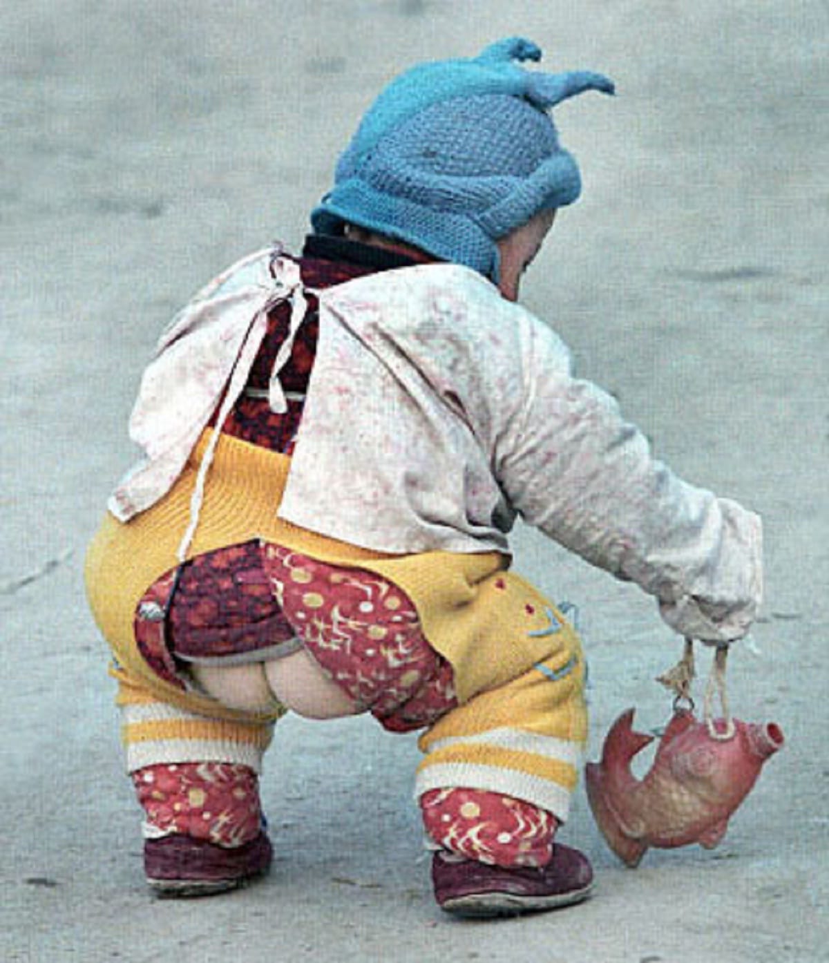 Why children wear Open Butt Pants in China