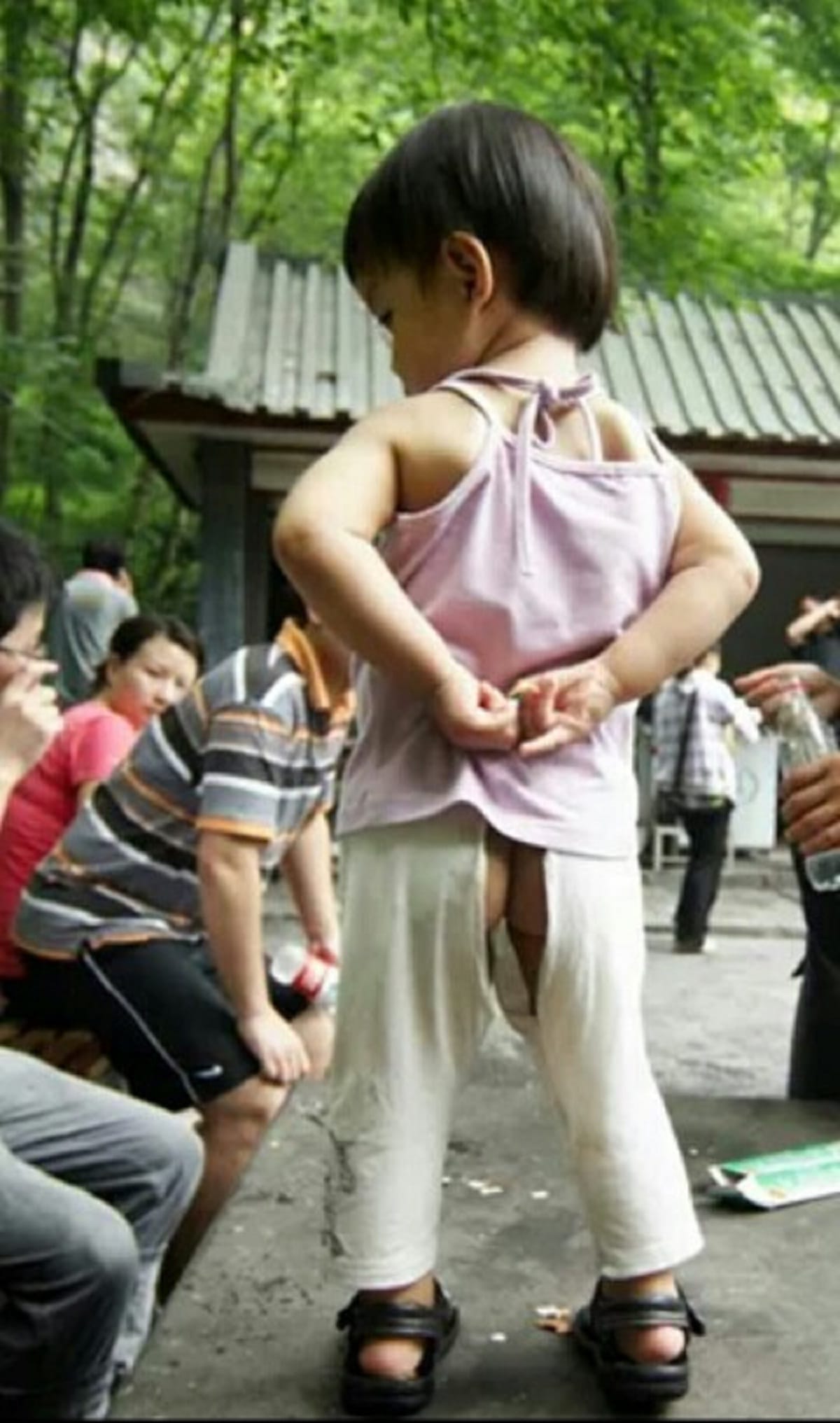 Why children wear Open Butt Pants in China
