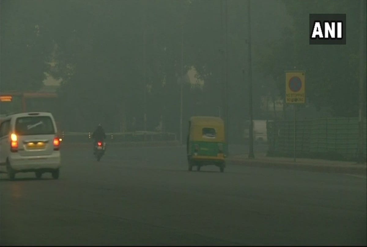 Delhi-ncr 22 trains cancelled 4 rescheduled due to fog minimum temperature at 5 degrees 