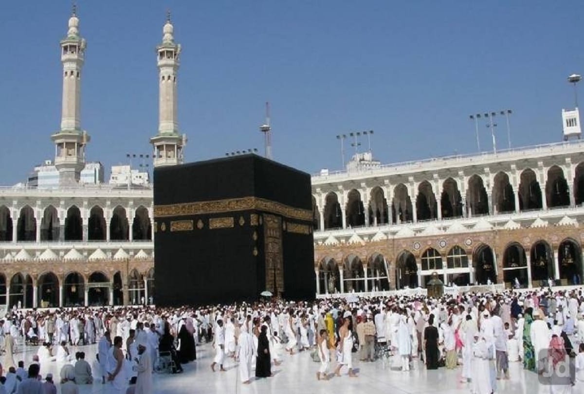 Saudi Arabia: Government imposes restrictions on bringing Aab-e-Zamzam by Haj pilgrims