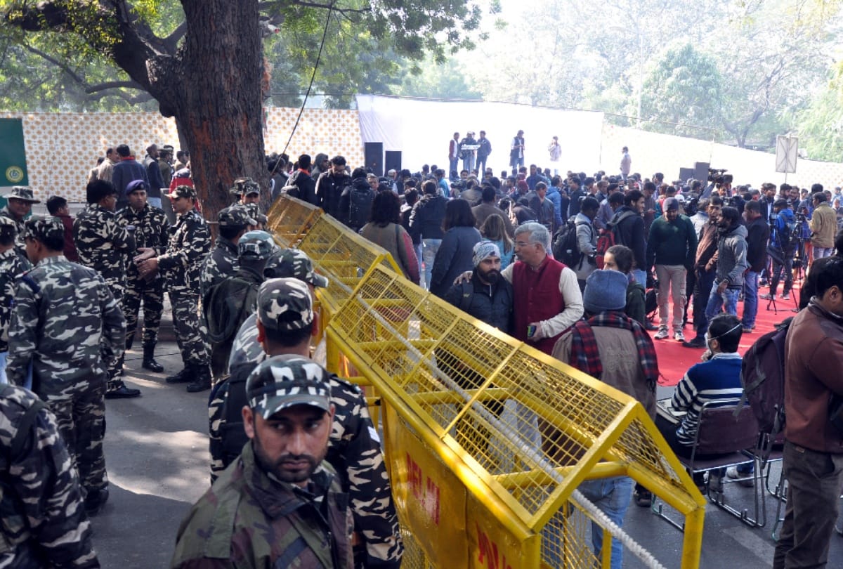 due to jignesh mevani's hunkar rally delhi was converted into cantonment 