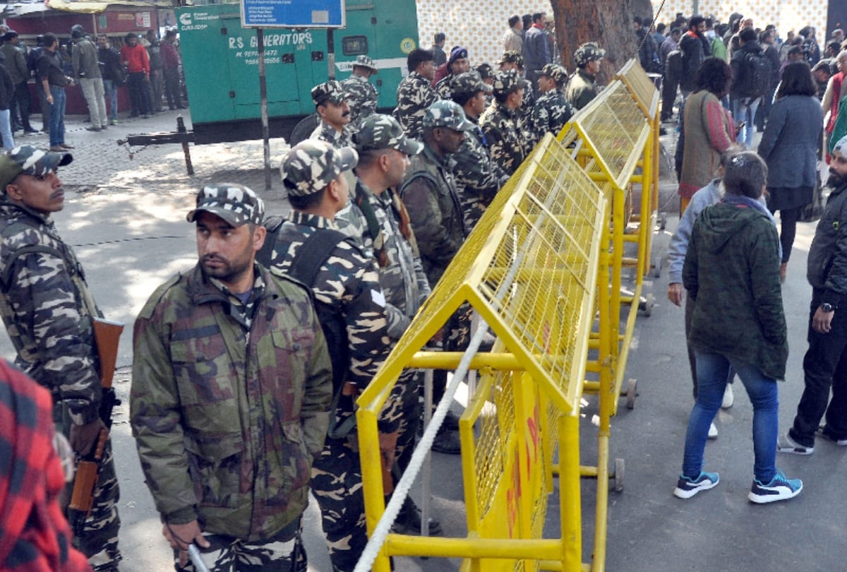 due to jignesh mevani's hunkar rally delhi was converted into cantonment 