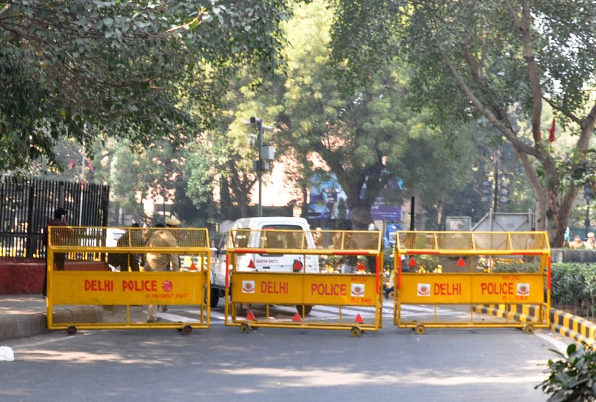 due to jignesh mevani's hunkar rally delhi was converted into cantonment 
