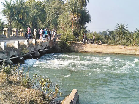 Jija-Sala fell in the canal including bikes, missing
