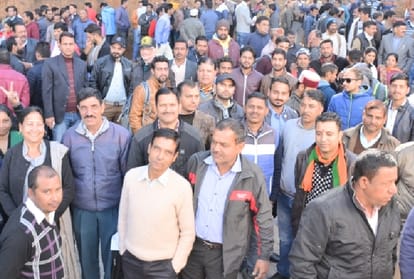 people demonstration in front of dharamshala assembly gate
