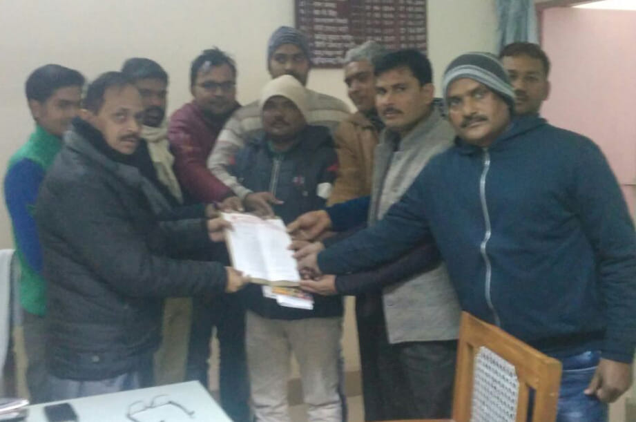 lekhpal protested against overload