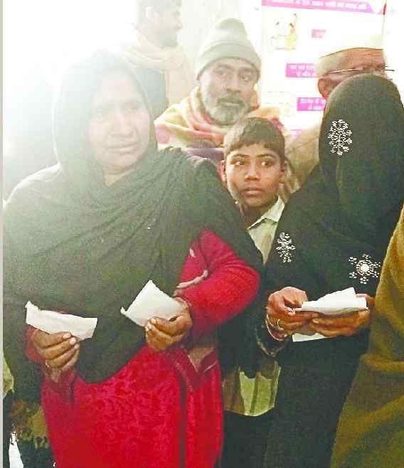 Doctor slams female patient's slip, commotion