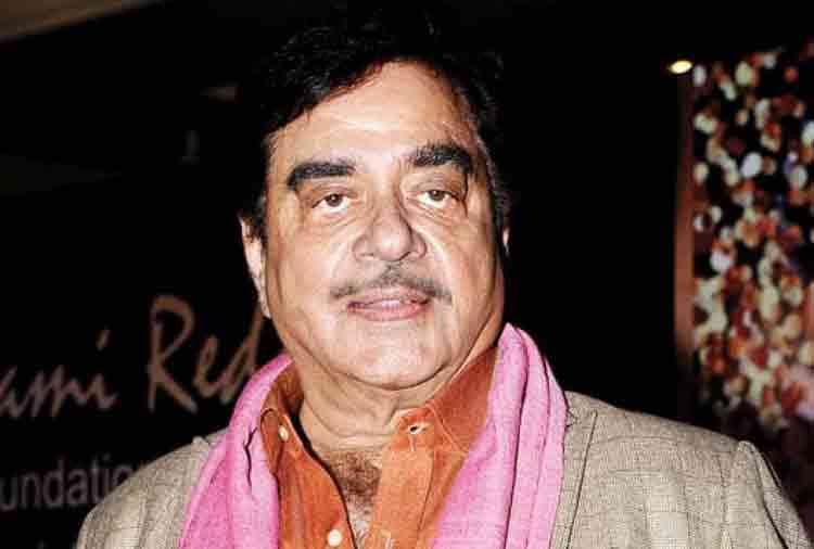 shatrughan sinha juhu bunglow bmc send bulldozer for illegal construction