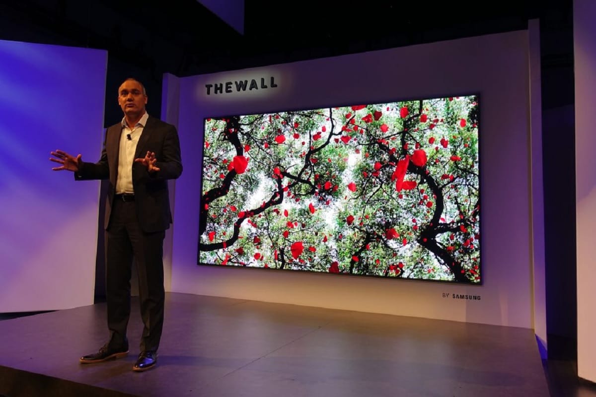 CES 2018 में सैमसंग ने लॉन्च किया 146 इंच का TV Samsung Launched 146 inch modular TV called The Wall