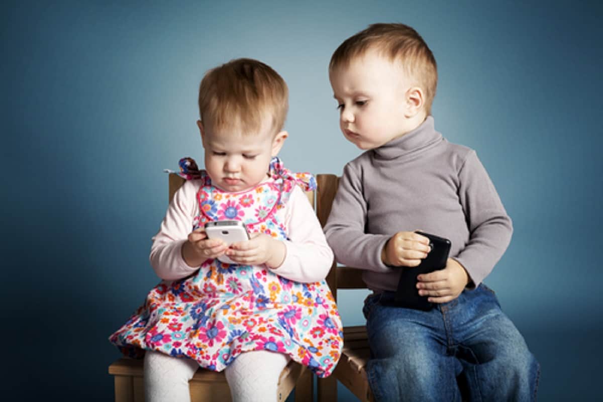 Parenting Tips To Get Rid Of Mobile TV Addiction For Children in Hindi