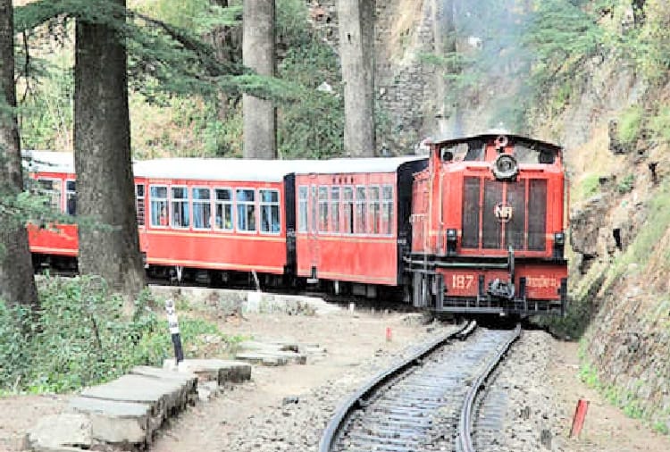 Luxury Restaurant Coach by Indian Railway for Shimla Tour