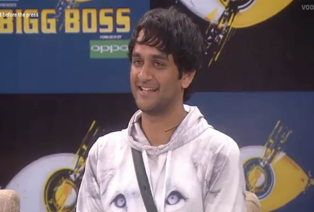 Bigg Boss 14 Vikas Gupta claims Arshi Khan blackmailed him outside the house video