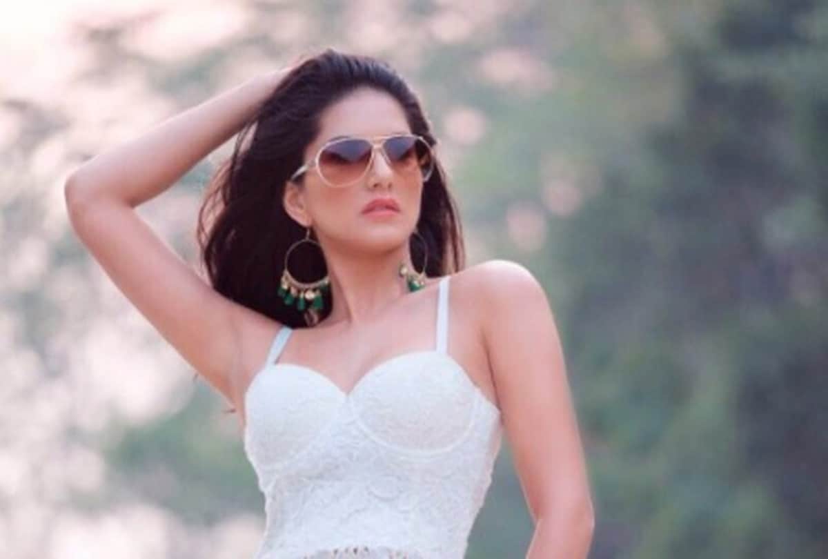 sunny leone film veeramahadevi poster out