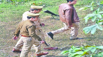 Encounter in West UP, Shot at accused