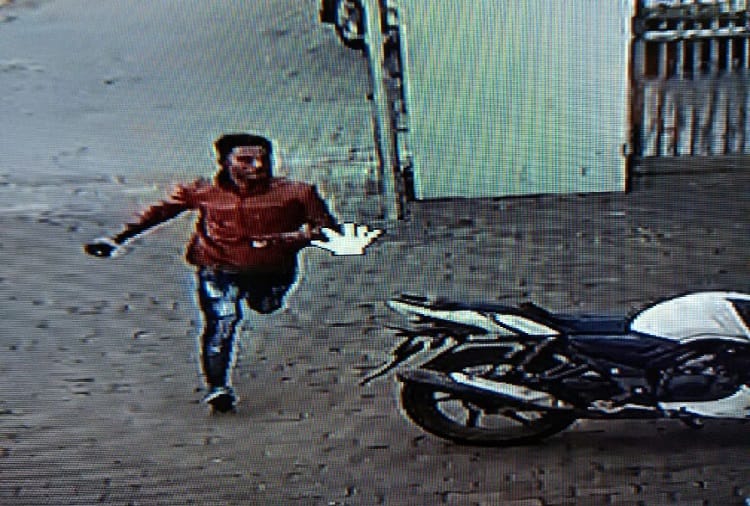 Live encounter in film genre, the officer shot the crook, see photos