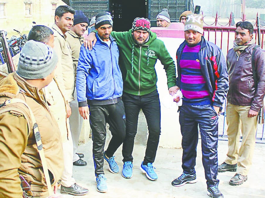 Suspicion of policemen to help of aaditya