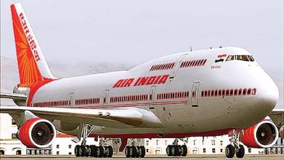 pakistan government mulls option to sell its international airlines company