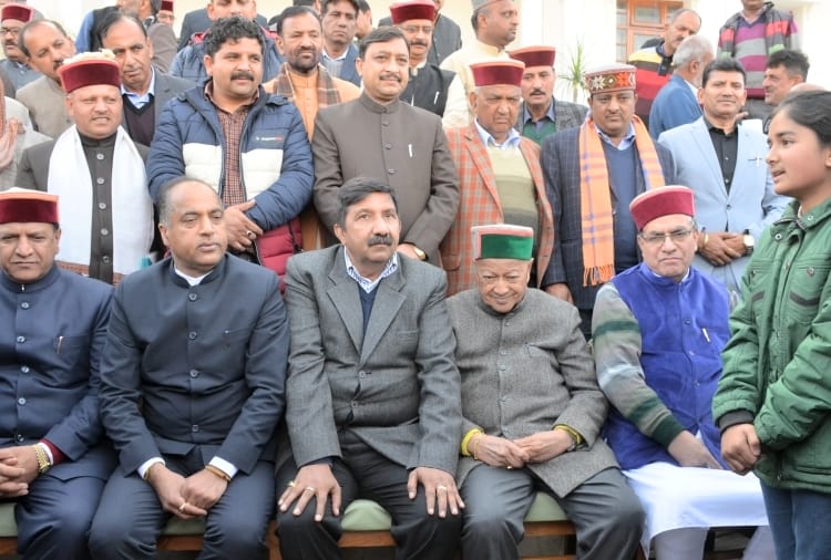 himachal mla reached in assembly session with sticker on vehicle