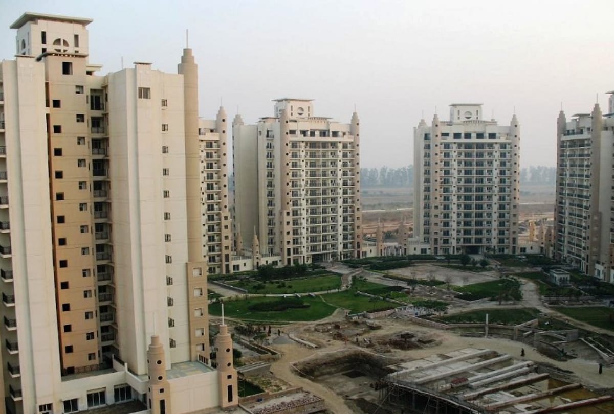 big exposure in 23 builder projects: audit reports says builders used buyers money for own expense