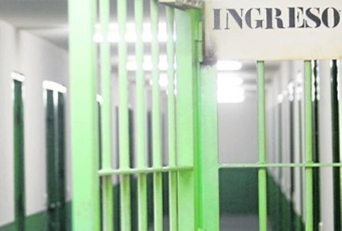 Spanish prisoner declared dead by three doctor wakes up in mortuary 