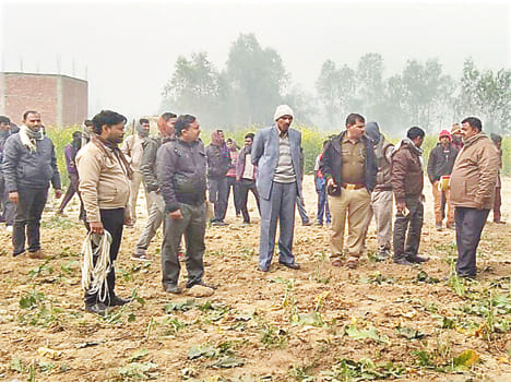 villagers protest against anti bhoo mafia team